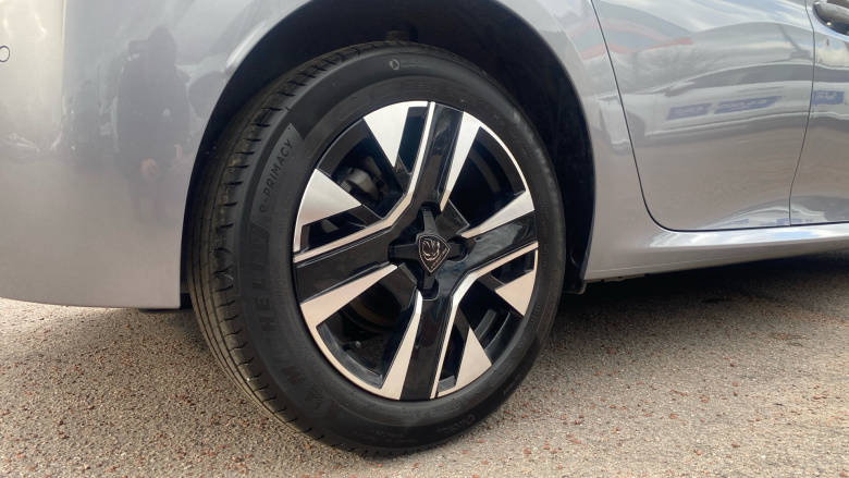 Peugeot 208 1.2 PureTech 100 Allure 5dr Petrol Hatchback